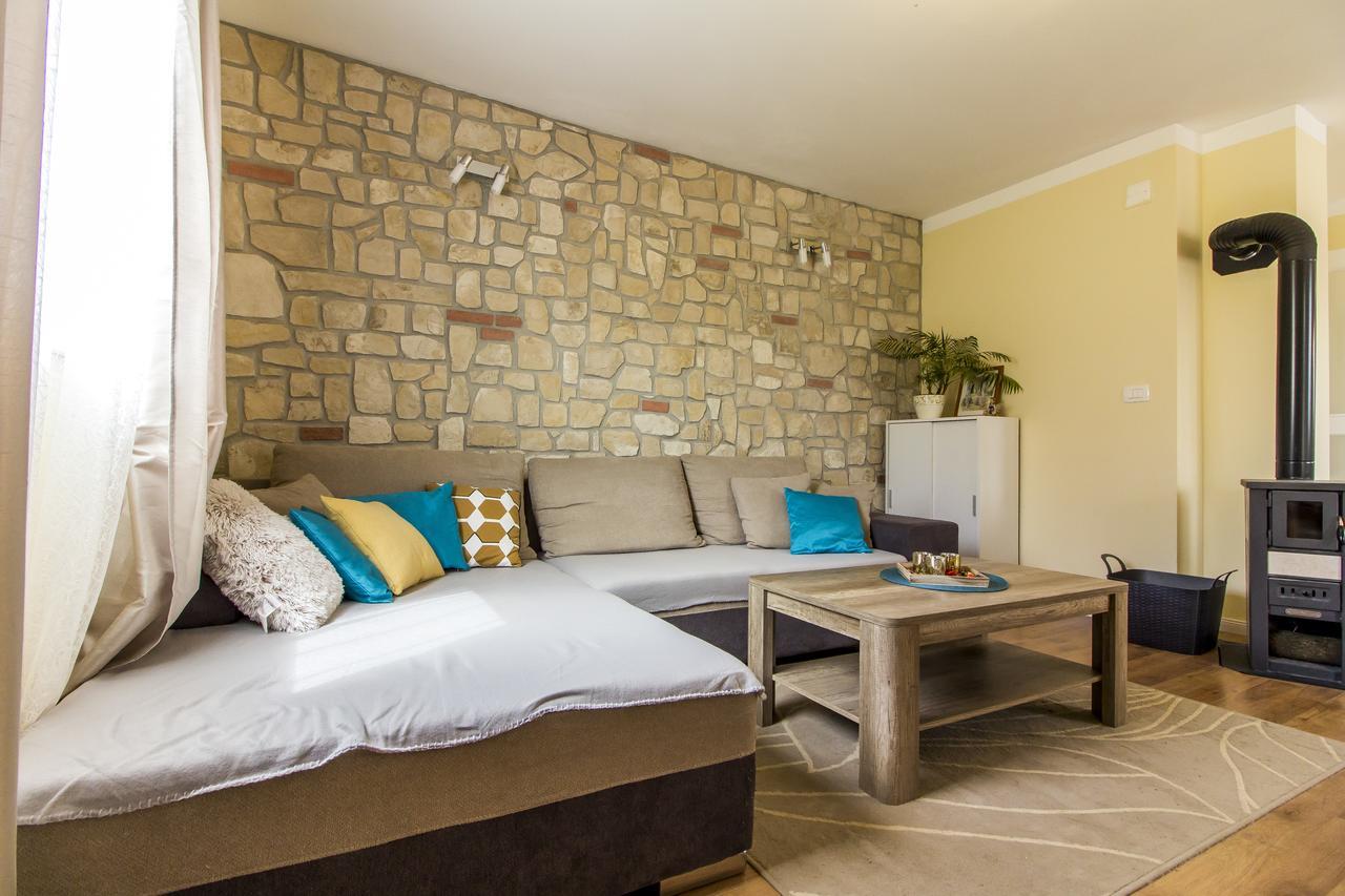 Apartman Maxim Apartment Пула Екстериор снимка