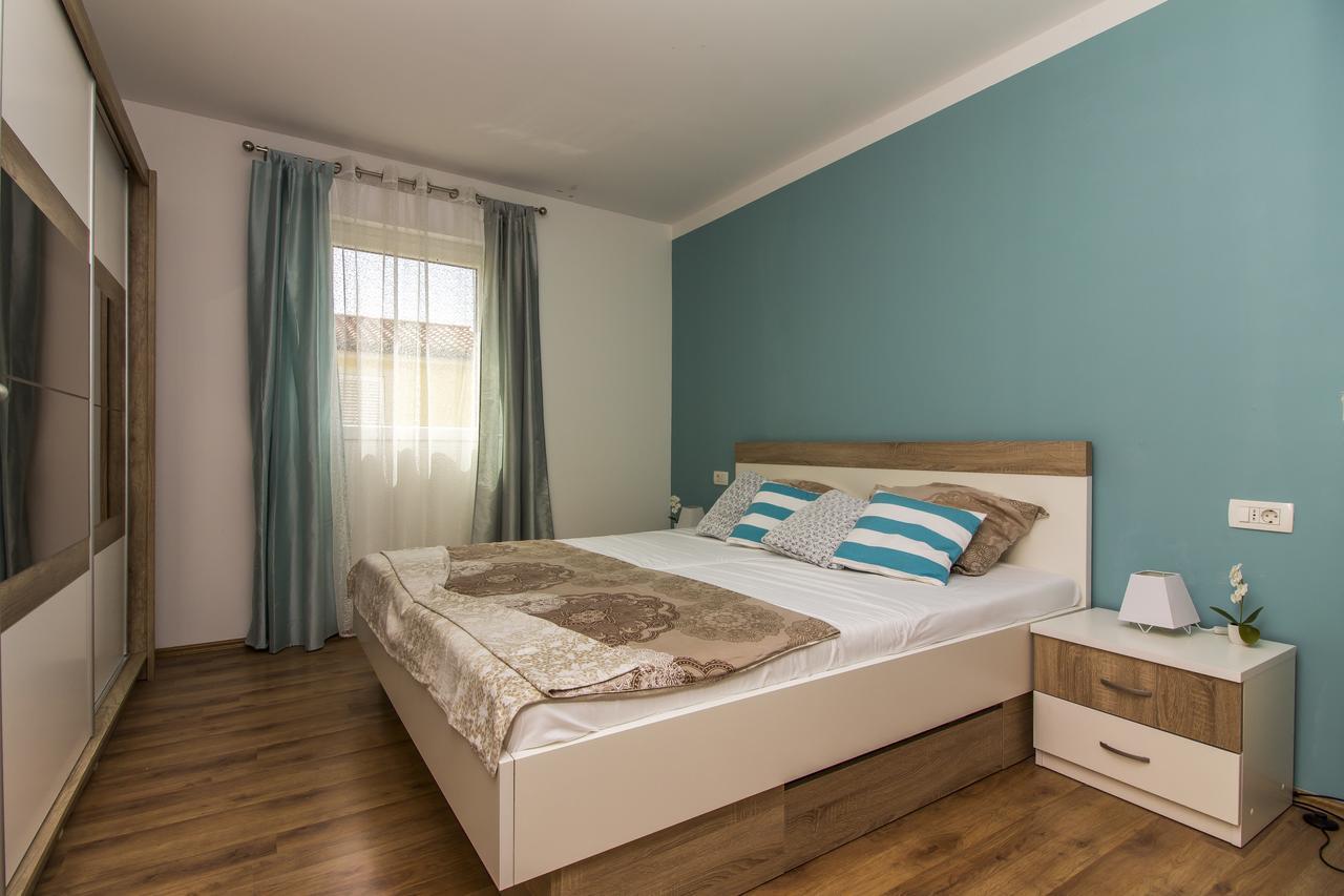 Apartman Maxim Apartment Пула Екстериор снимка